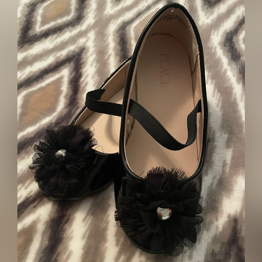 Children’s Place Black Patent Leather Flat w/elastic across top & tulle bow-Sz 9